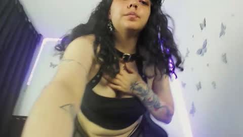 Snapshot of ashley_xoxo7 chatting on December 17, 2025, 1:00 am Ashley online show from December 17, 2025, 1:00 am