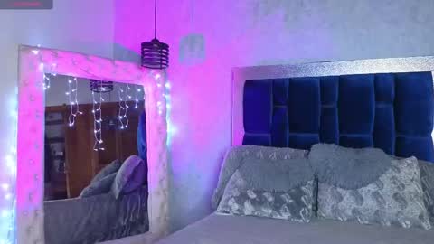 CAMILA online show from September 19, 2025, 10:32 pm