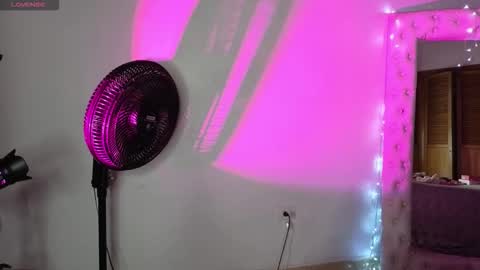 CAMILA online show from October 25, 2025, 8:47 pm