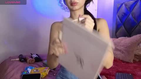 CAMILA online show from November 1, 2025, 9:39 pm