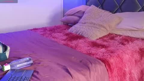 CAMILA online show from December 2, 2025, 10:05 pm