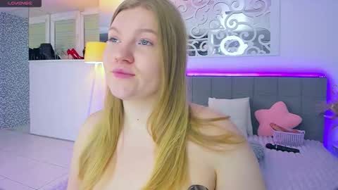 AshleyJonse online show from November 12, 2025, 4:35 am