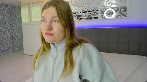 AshleyJonse online show from January 19, 2026, 6:06 am