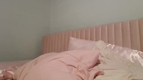 ashleymaddyyyy647935 online show from May 19, 2026, 7:58 am