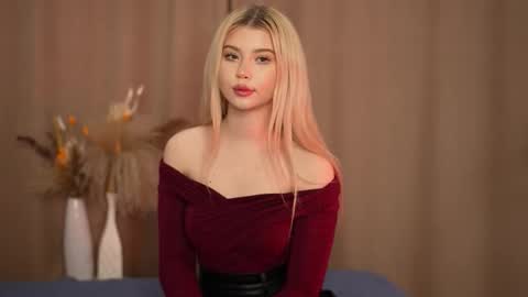 AshleyNiko online show from November 5, 2025, 3:34 pm