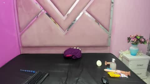 Snapshot of ashleyprescott chatting on February 17, 2025, 10:14 pm AshleyPrescott online show from February 17, 2025, 10:14 pm