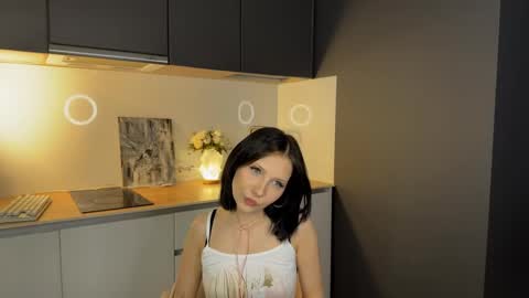 Ashley online show from November 3, 2025, 9:27 pm