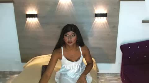 ashleysofiathenison online show from June 21, 2026, 1:46 pm