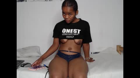 ashleyt255 online show from May 14, 2026, 6:58 pm