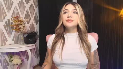 Snapshot of ashleyvalirya chatting on February 11, 2025, 1:10 am Ashley Lauren online show from February 11, 2025, 1:10 am
