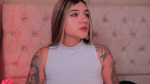 Snapshot of ashleyvalirya chatting on February 12, 2025, 4:01 am Ashley Lauren online show from February 12, 2025, 4:01 am