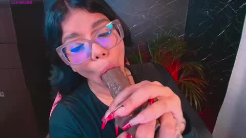 Ashleyy18   online show from October 31, 2025, 12:33 am