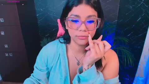 Ashleyy18   online show from November 3, 2025, 10:32 pm