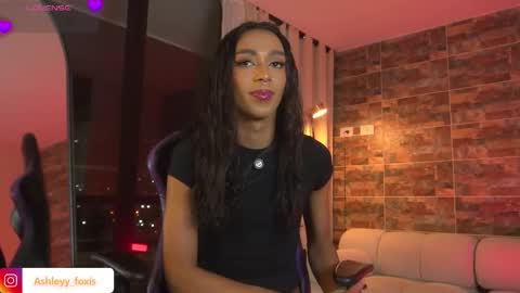 Snapshot of ashleyyfox_ chatting on February 1, 2026, 12:31 am Ashley Fox online show from February 1, 2026, 12:31 am