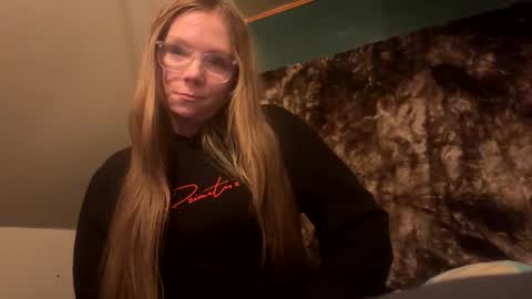 ashleyynicholee online show from December 15, 2025, 11:42 pm