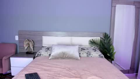 Snapshot of ashly_hills chatting on November 18, 2025, 3:34 am Ashly online show from November 18, 2025, 3:34 am