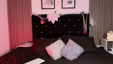    online show from October 27, 2025, 7:07 pm