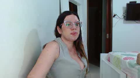 AshlyMoon online show from May 15, 2026, 11:45 pm