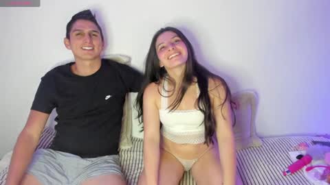 Snapshot of ashton_27 chatting on January 21, 2025, 1:08 am Ashton and Sophia lov online show from January 21, 2025, 1:08 am