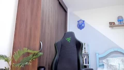 my name real is camilo online show from December 6, 2024, 7:56 pm