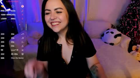 Snapshot of ashton_heidi chatting on December 19, 2025, 11:23 pm Your girlfriend online show from December 19, 2025, 11:23 pm