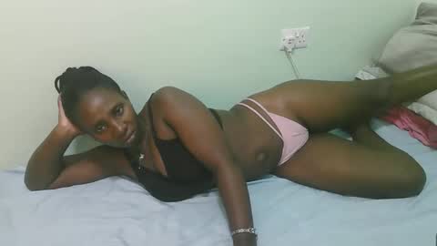 ashyneil_ online show from May 27, 2026, 1:57 am