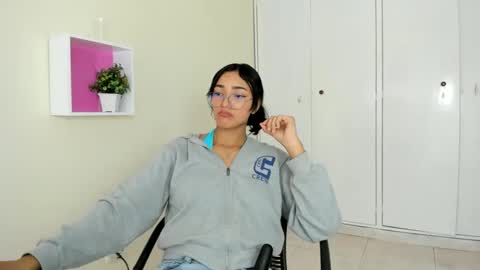 Snapshot of asiam_brunet chatting on December 19, 2024, 2:24 pm Camila online show from December 19, 2024, 2:24 pm