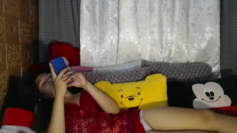 Snapshot of asian_boy_ralph143 chatting on January 22, 2025, 2:26 am ELLE dont forget to follow and thumbs up online show from January 22, 2025, 2:26 am