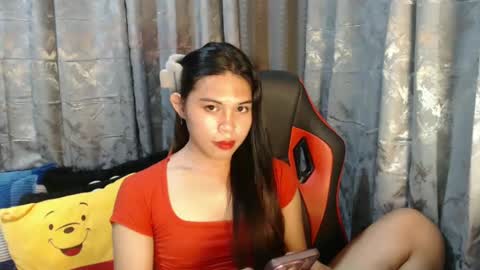 Snapshot of asian_boy_ralph143 chatting on February 21, 2025, 9:13 am ELLE dont forget to follow and thumbs up online show from February 21, 2025, 9:13 am