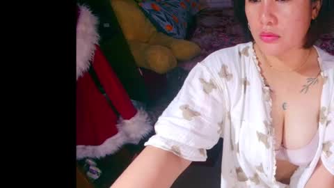 Snapshot of asian_diana69 chatting on January 5, 2025, 12:52 am diane online show from January 5, 2025, 12:52 am