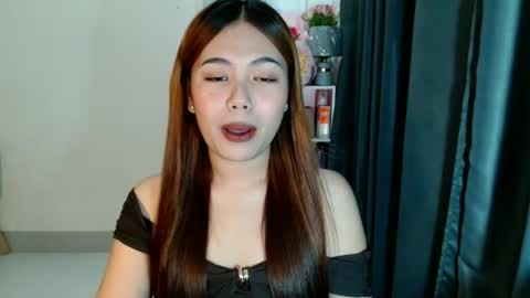 asian_enzyxx online show from April 15, 2026, 5:03 am