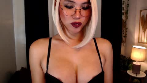 hinata online show from December 9, 2024, 3:40 am