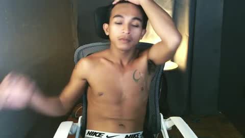 Snapshot of asian_hunk_moreno chatting on June 28, 2026, 3:29 pm Yuri online show from June 28, 2026, 3:29 pm