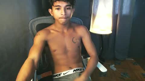 Snapshot of asian_hunk_moreno chatting on July 7, 2026, 5:32 am Yuri online show from July 7, 2026, 5:32 am