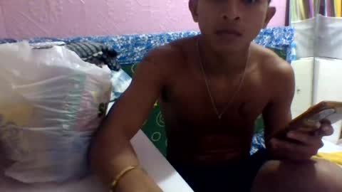 Snapshot of asian_hunk_moreno chatting on August 5, 2026, 5:54 am Yuri online show from August 5, 2026, 5:54 am