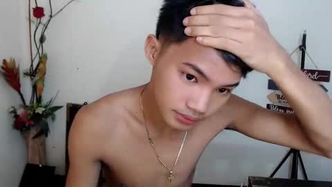 asian_lover05 online show from October 27, 2025, 9:52 pm