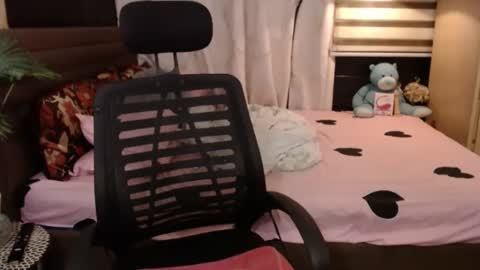 angela online show from February 18, 2025, 10:27 am