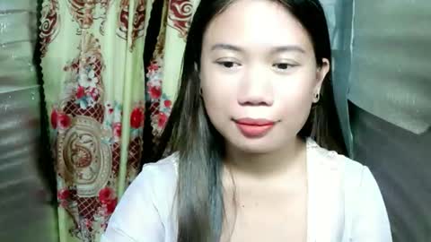 Snapshot of asian_ruby143 chatting on November 4, 2025, 3:33 pm YOURE ASIAN PRETTY GIRL online show from November 4, 2025, 3:33 pm