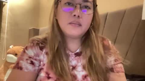 Curvy online show from June 6, 2026, 12:21 pm