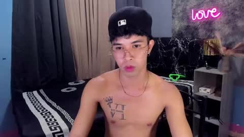 asiancum_peter online show from November 21, 2025, 2:21 am