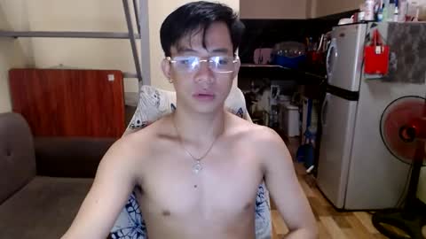 Snapshot of asiandreamboyx chatting on February 15, 2025, 12:33 pm asiandreamboyx online show from February 15, 2025, 12:33 pm