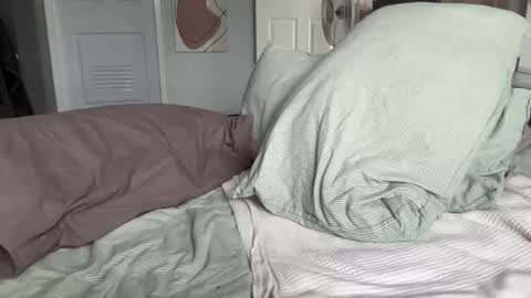 Snapshot of asiangirlandwhiteguy chatting on October 19, 2025, 5:41 am asiangirlandwhiteguy online show from October 19, 2025, 5:41 am