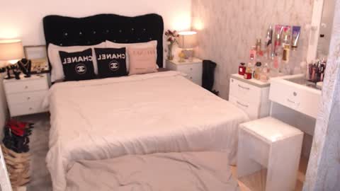 Kylie online show from February 20, 2025, 4:25 pm