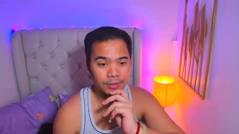 Snapshot of asianzero chatting on February 19, 2025, 9:36 pm Zero online show from February 19, 2025, 9:36 pm