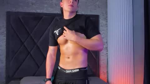 Snapshot of aslanfox_ chatting on December 19, 2025, 8:49 pm Aslan online show from December 19, 2025, 8:49 pm