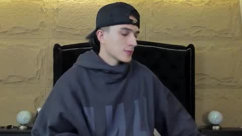 Snapshot of aslanfox_ chatting on March 1, 2026, 6:04 am Aslan online show from March 1, 2026, 6:04 am