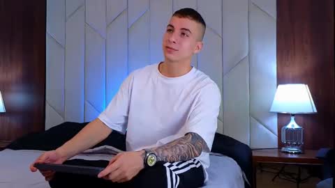 Snapshot of asmodeo_cox chatting on January 16, 2025, 11:37 pm Asmodeo - online show from January 16, 2025, 11:37 pm