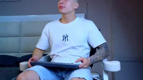 Snapshot of asmodeo_cox chatting on January 21, 2025, 12:15 am Asmodeo - online show from January 21, 2025, 12:15 am