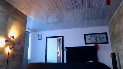 Snapshot of asmodeo_cox chatting on October 15, 2025, 9:04 pm Asmodeo - online show from October 15, 2025, 9:04 pm