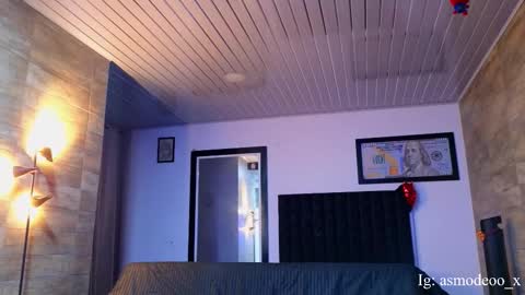 Snapshot of asmodeo_cox chatting on October 17, 2025, 2:26 am Asmodeo - online show from October 17, 2025, 2:26 am